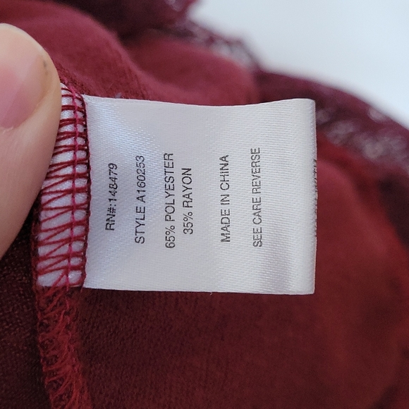 Geometric Red High-Low Top - Picture 6 of 6